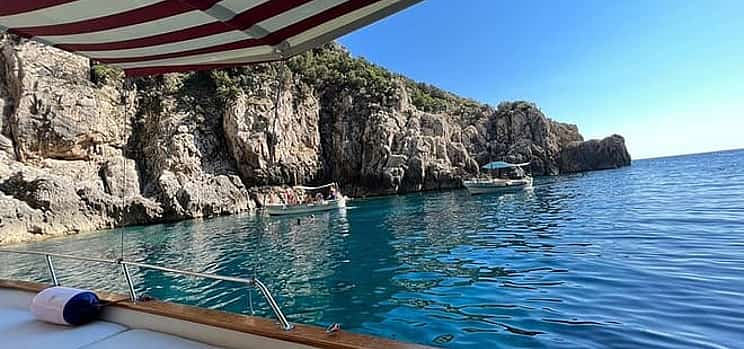 Photo 1 3 hours Comfortable Capri Private Tour by Boat