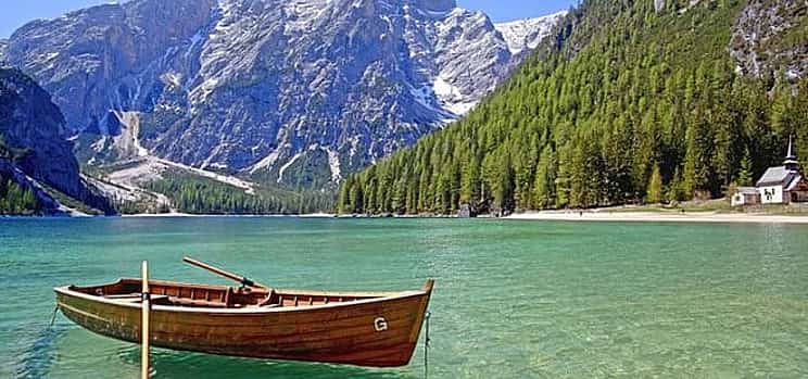 Photo 1 A day among the most beautiful mountains in the world, the Dolomites and Lake Braies