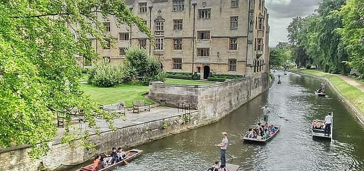 Photo 1 Private Transfer from London to Cambridge with Local Driver