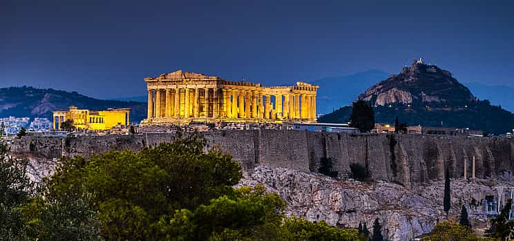 Foto 1 Visita nocturna de Atenas en grupo reducido con degustación de bebidas y comida
