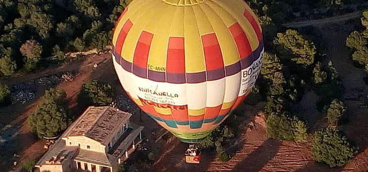 Foto 1 Klassische Heißluftballonfahrt am Morgen