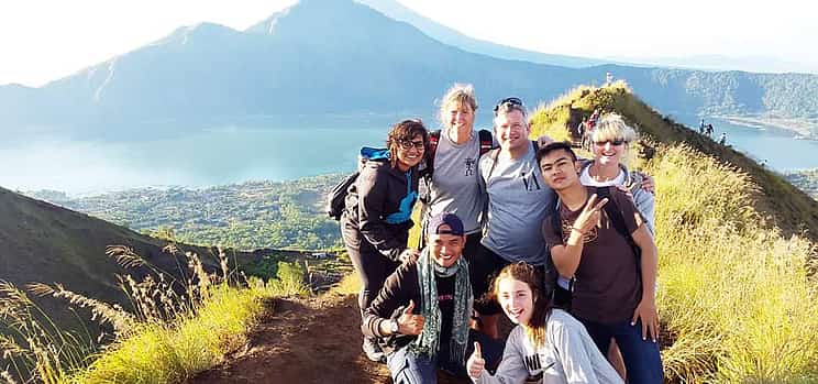 Foto 1 Excursión al amanecer y aguas termales del monte Batur