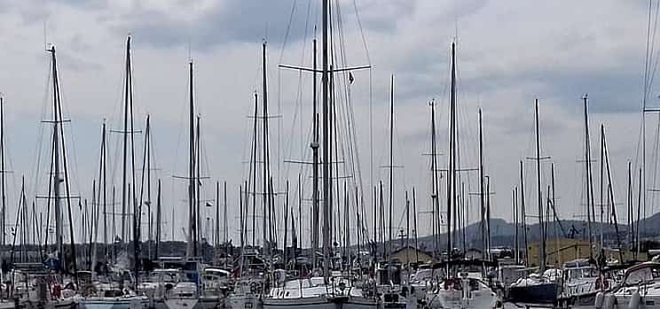 Photo 1 Private Transfer From Lyon To Toulon With a 2 Hour Stop