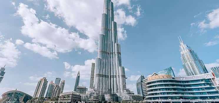 Photo 1 Private Layover Trip with Morning Safari and Burj Khalifa Tickets