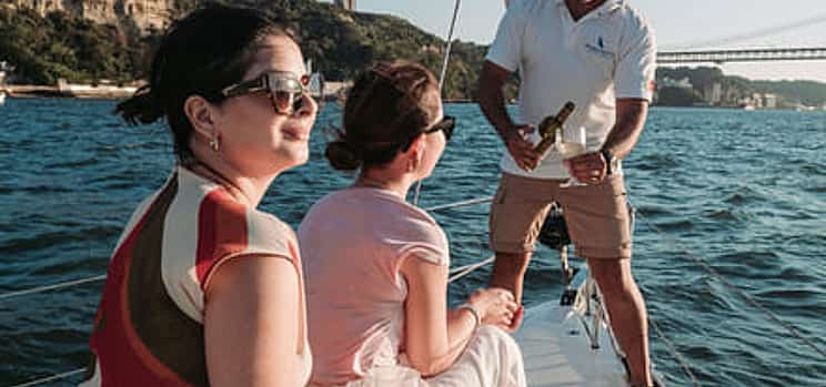 صورة 1 Lisbon Sail & Wine 2 hours Private Boat Tour