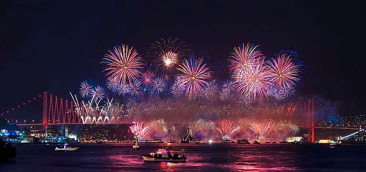 Photo 1 Istanbul New Year's Eve Premier Dinner Cruise on the Bosphorus-2022