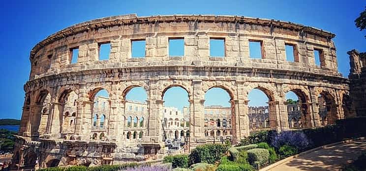 Photo 1 Private direct transfer from Zagreb to Pula with a local driver