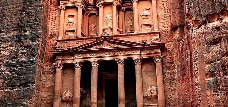 Photo 1 Grand Jordanien Entdeckungstour: Amman, Jerash, Ajloun, Madaba, Berg Nebo, Petra, Klein Petra, Wadi Rum & Totes Meer – 4★ Hotel (3 Nächte in Amman, 1 Nacht in Petra, 1 Nacht in Wadi Rum)
