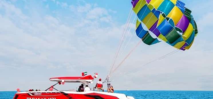 Foto 1 Erleben Sie die aufregende Dubai Parasailing Tour