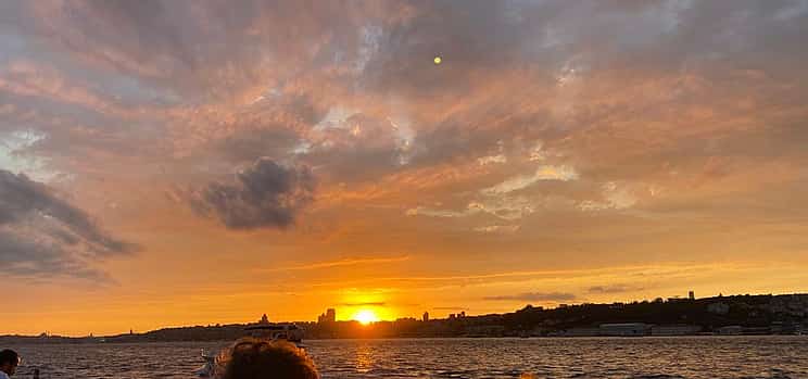 Foto 1 Bosporus-Sonnenuntergang-Yacht-Kreuzfahrt