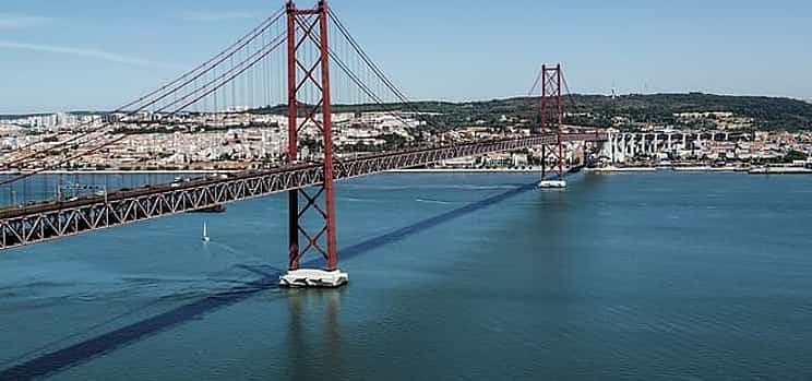Фото 1 Private transfer from Albufeira to Lisbon with 2 hours sightseeing