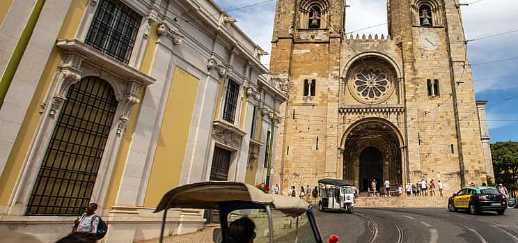 Foto 1 Ruta de 90 minutos en Tuk-tuk por la Lisboa histórica