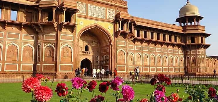 Photo 1  Private day trip to Taj Mahal Agra from Delhi