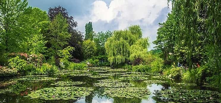 Photo 1 Private day trip from Paris to Giverny with a local driver