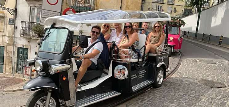 Fotoğraf 1 3-hour Tuktuk Tour the Medieval Lisbon + Belém District - Get a full historical perspective of this ancient city