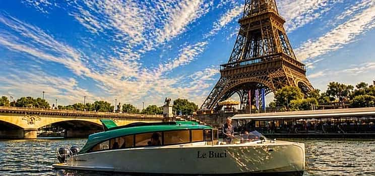 Photo 1 Private VIP cruise with champagne tasting and macaroon