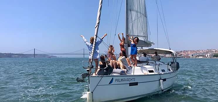 Zdjęcie 1 Lisbon Private Sailing Cruise, drink included (options: 2h, 3h, 4h, 6h or 8h)