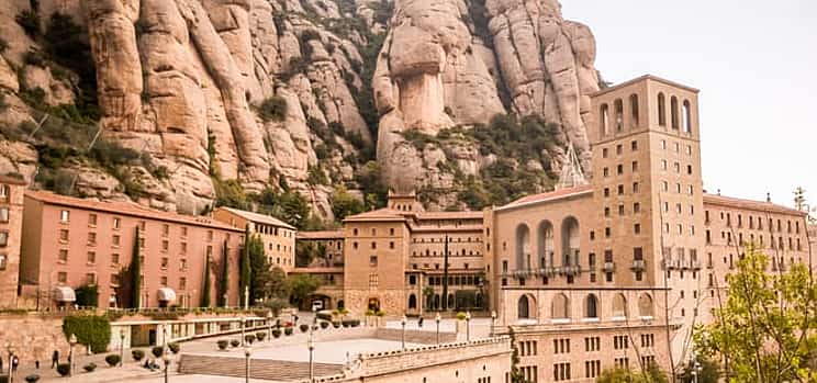Photo 1 Late-start Montserrat, Food & Wine with Cogwheel Train