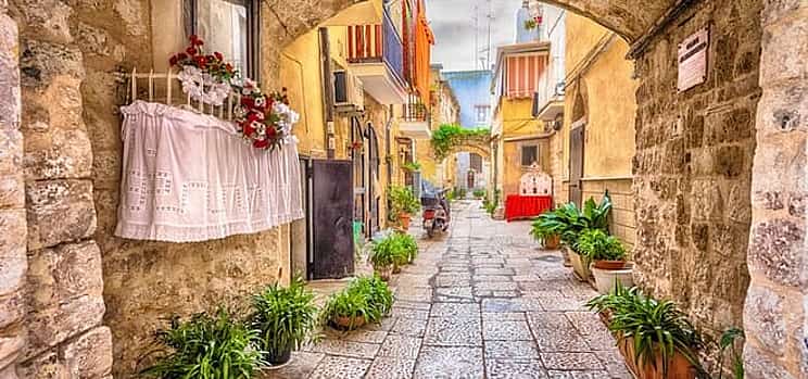 Foto 1 Private transfer from Naples to Bari with 2h for sightseeing stop