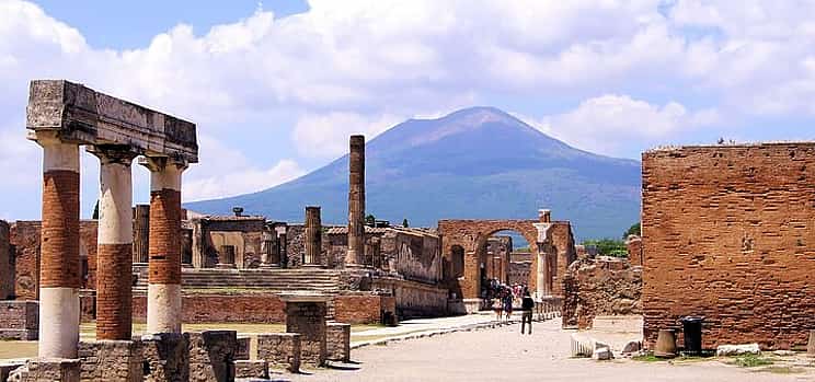 Photo 1 Private Tour to Pompeii, Sorrento, and Positano from Naples by Minivan