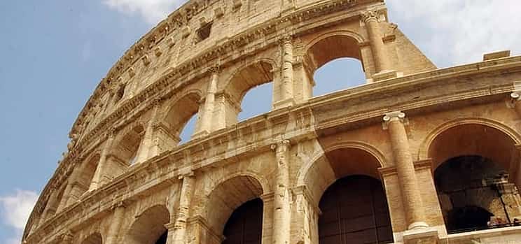 Photo 1 Private Transfer from Milan to Rome with 2h Sightseeing Stops, Local Driver