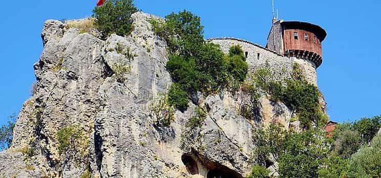 Photo 1 Petrele Castle Tour