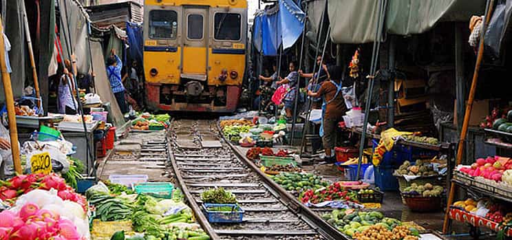 Photo 1 Bangkok Daily Group Tour: Meaklong Railway Market and Damnoen Saduak Floating Market