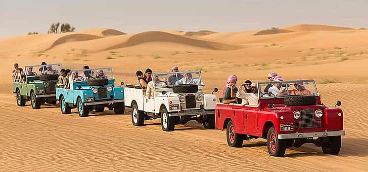 Фото 1 Сафари по пустыне "Наследие" в Дубае на старинных Range Rover