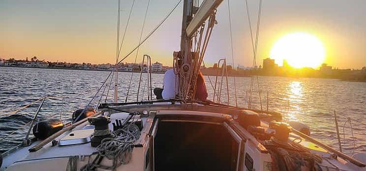 Фото 1 Частный круиз на закате с шампанским на парусной яхте Koursaros