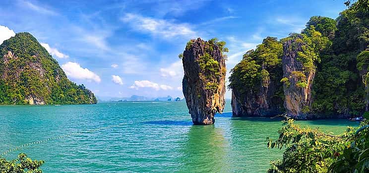 Foto 1 Phuket: 4 en 1 Isla de James Bond con piragüismo en la bahía de Phang Nga en barco de lujo
