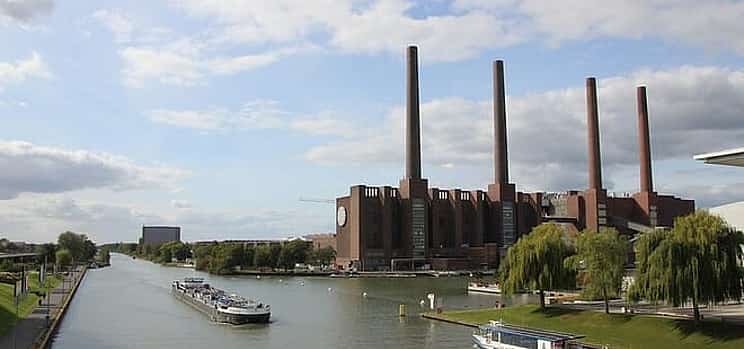 Zdjęcie 1 Private Transfer From Hamburg to Wolfsburg With a 2 Hour Stop