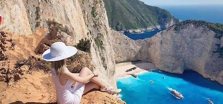 Foto 1 Zakynthos Small Group Tour Shipwreck and Blue Caves Land & Sea