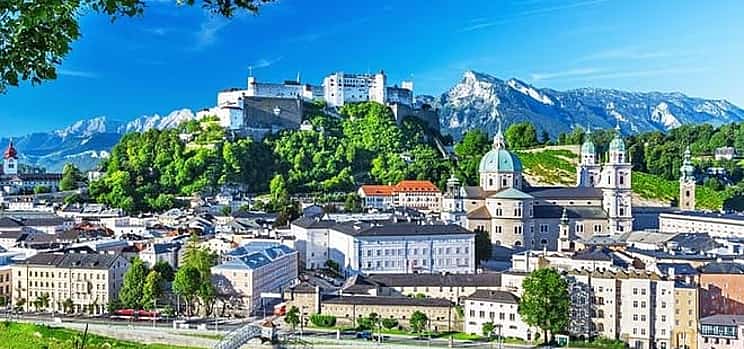 Photo 1 Vienna - Salzburg with 2h of Sightseeing, English Speaking Driver