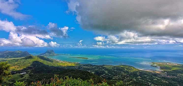 Фото 1 Shared Must Helicopter Tour from Chamarel