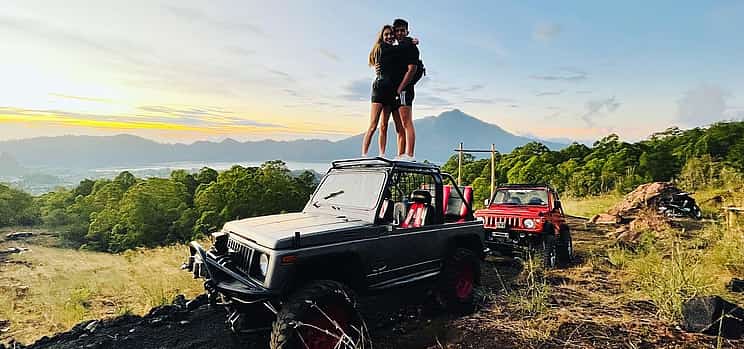 Foto 1 Aventura en jeep por el amanecer en el monte Batur