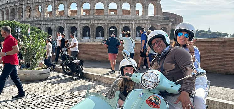 Photo 1 Rome in Vespa: 90-minute Vespa Sidecar Private Tour with Gelato