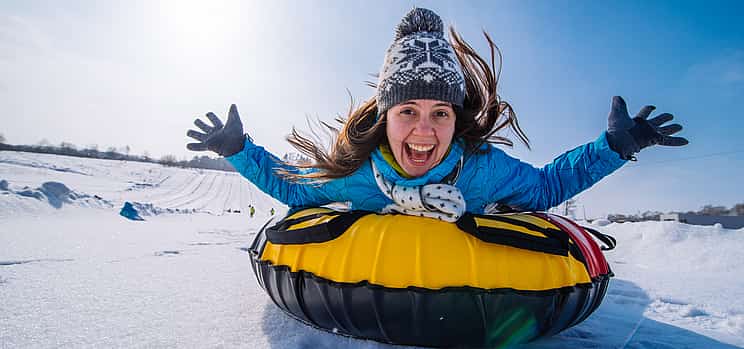 Foto 1 Excursión Privada de Invierno a Lernanist: Esquí, Teleférico-Bugel, Tubing, Motos de Nieve