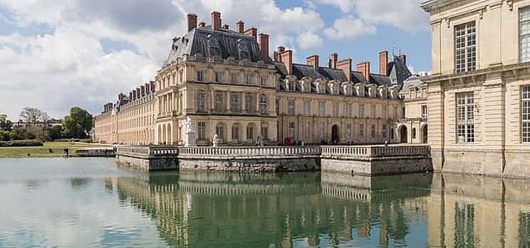 Photo 1 Private day trip from Paris to Fontainebleau with a local driver