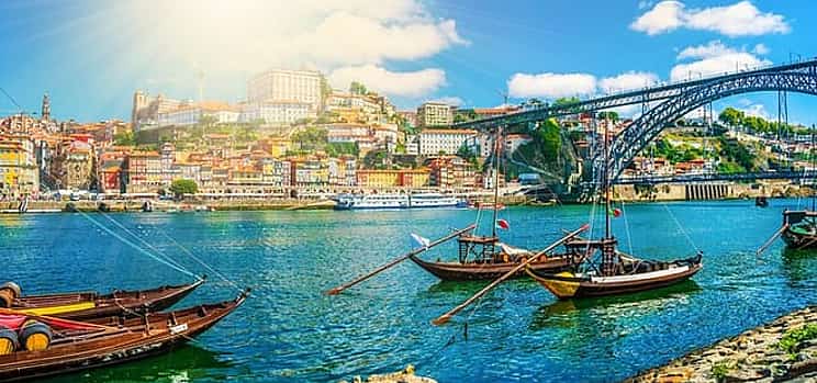 Photo 1 Private car transfer from Lisbon to Porto with 2h for sightseeing