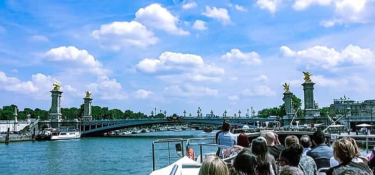 Photo 1 Half-day Paris Cruise & Walking Tours: Eiffel, Louvre, Notre-Dame