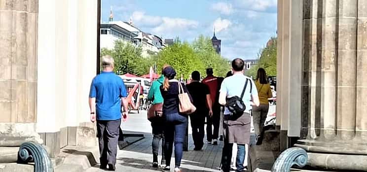 Фото 1 Частная пешеходная экскурсия по Берлину для десяти человек, 3 часа