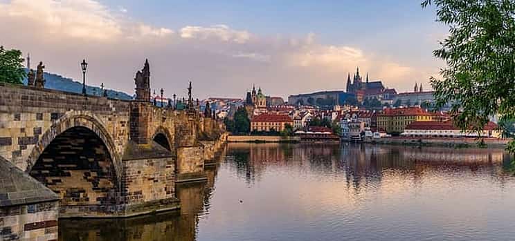 صورة 1 Private Transfer from Berlin to Prague with 2h of Sightseeing