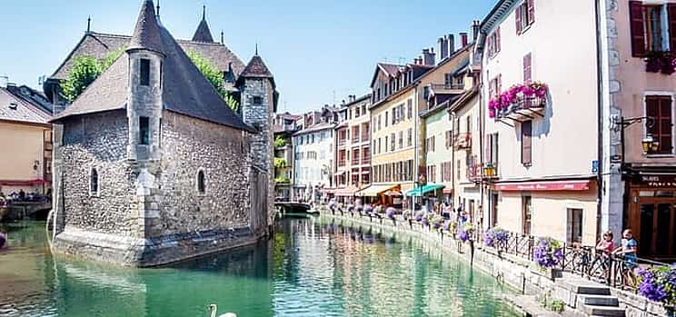 Photo 1 Private Transfer: Zurich to Lyon,2h of sightseeing stop in Annecy
