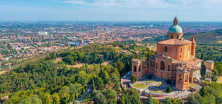 Photo 1 Private Transfer from Rome to Bologna with 2 Hours Sightseeing