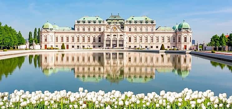 Photo 1 One way tour from Prague to Vienna, 4h of Stop, English Driver