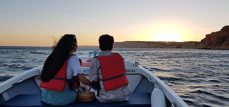 Foto 1 Romantische private Kreuzfahrt bei Sonnenuntergang in der mystischen Ponta da Piedade