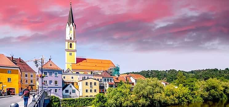 Photo 1 Private transfer from Munich to Vilshofen, 2 hours in Dachau