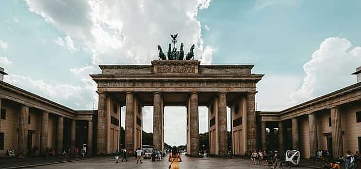Photo 1 Private Transfer from Frankfurt to Berlin with 2 hours for sightseeing