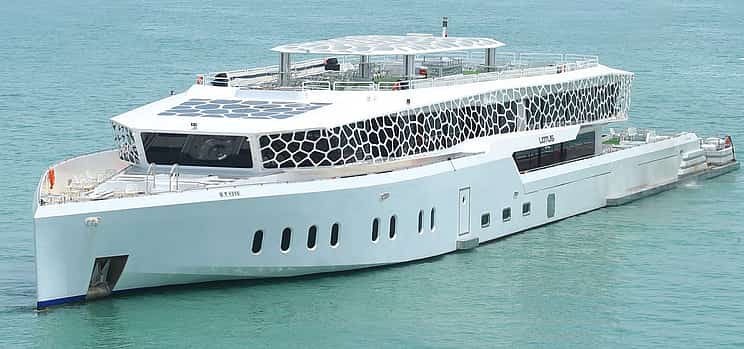 Foto 1 Lotus Mega Yacht Dinner Cruise Tour with Private Transfers
