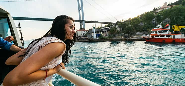 Foto 1 Excursión de 2 horas en crucero por el Bósforo en Estambul